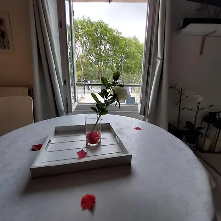 White - Les Delices Daire