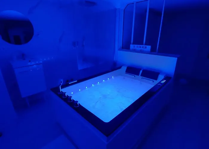 Daire White - Les Delices